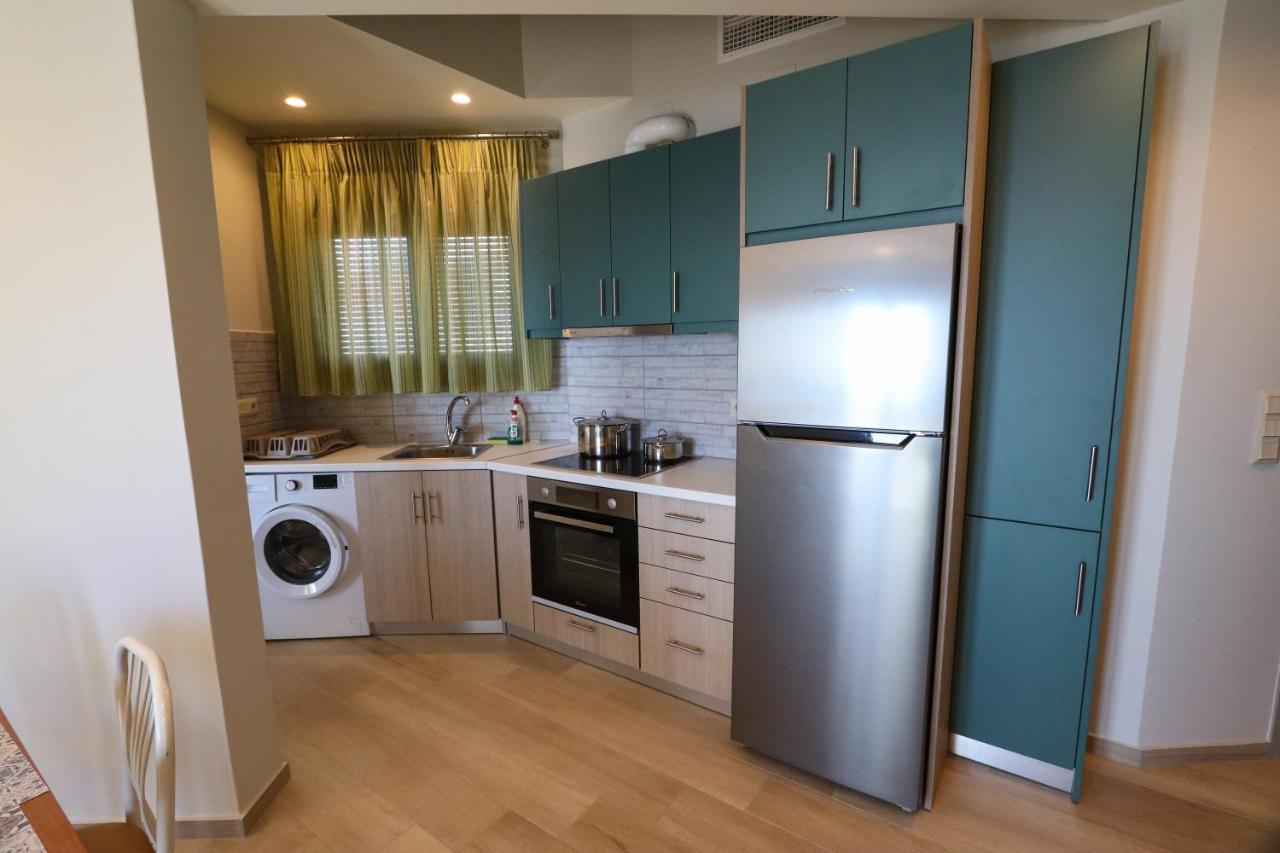 East & West Seaside Apartments Gialtra Екстериор снимка