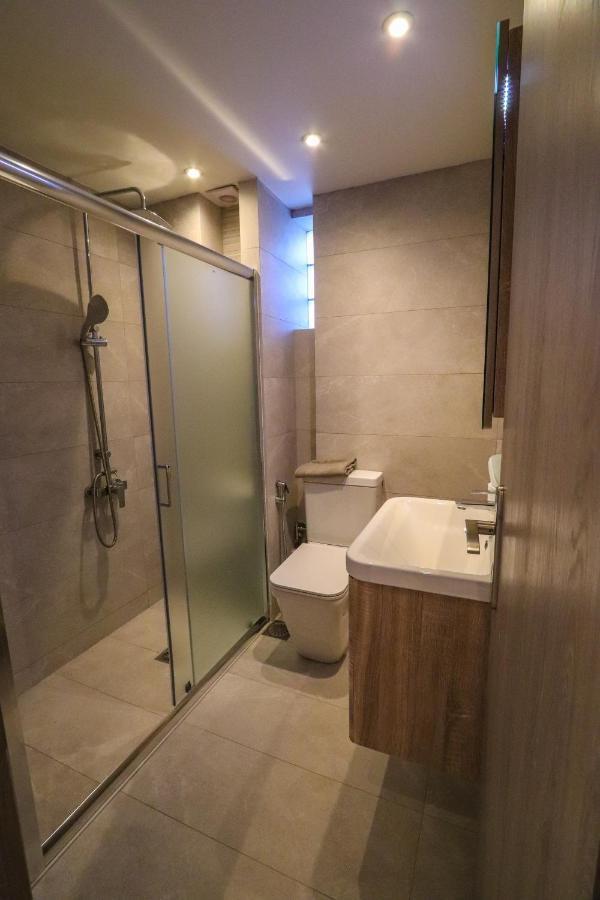 East & West Seaside Apartments Gialtra Екстериор снимка