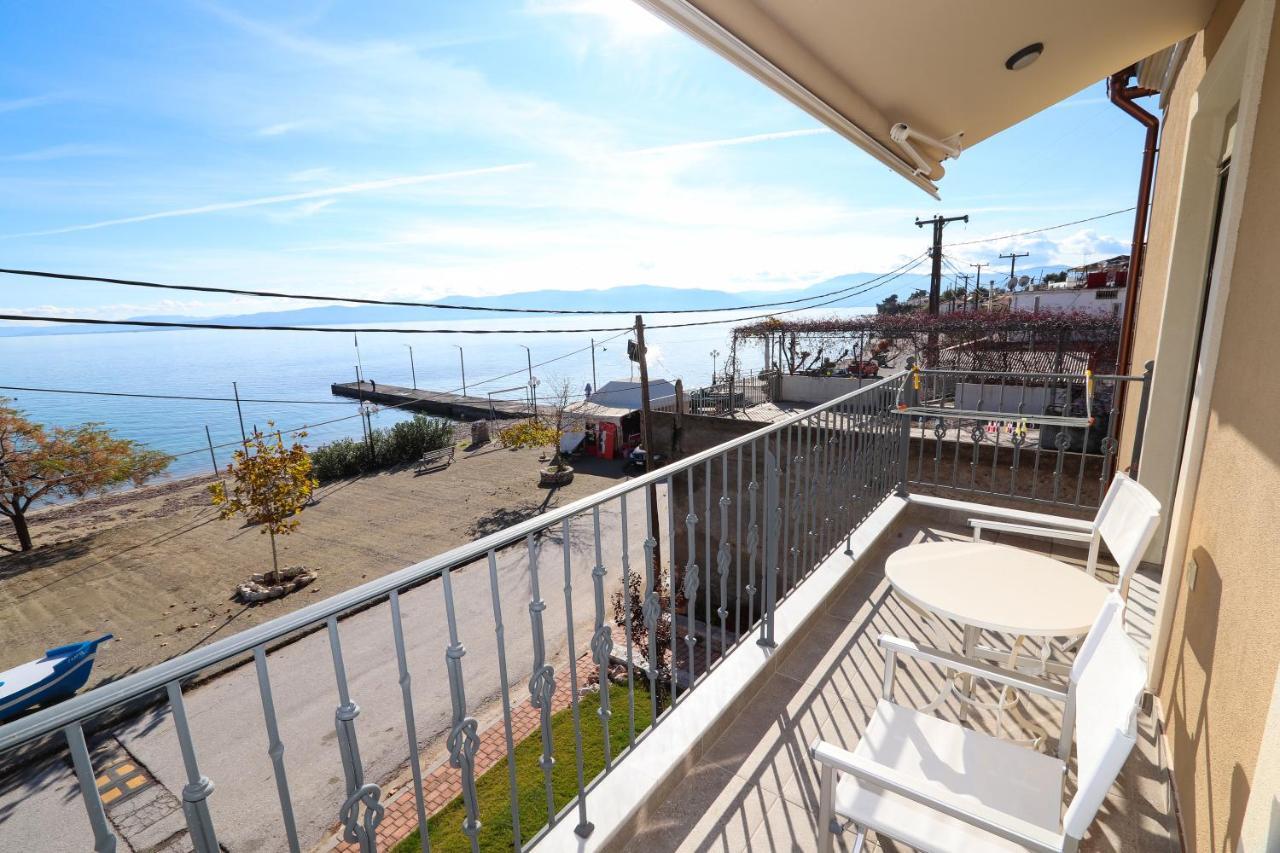 East & West Seaside Apartments Gialtra Екстериор снимка