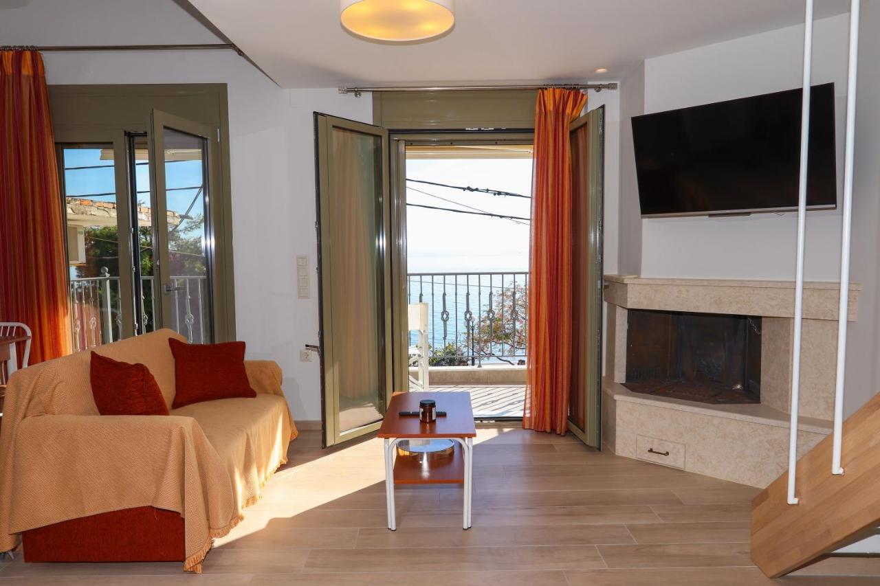 East & West Seaside Apartments Gialtra Екстериор снимка