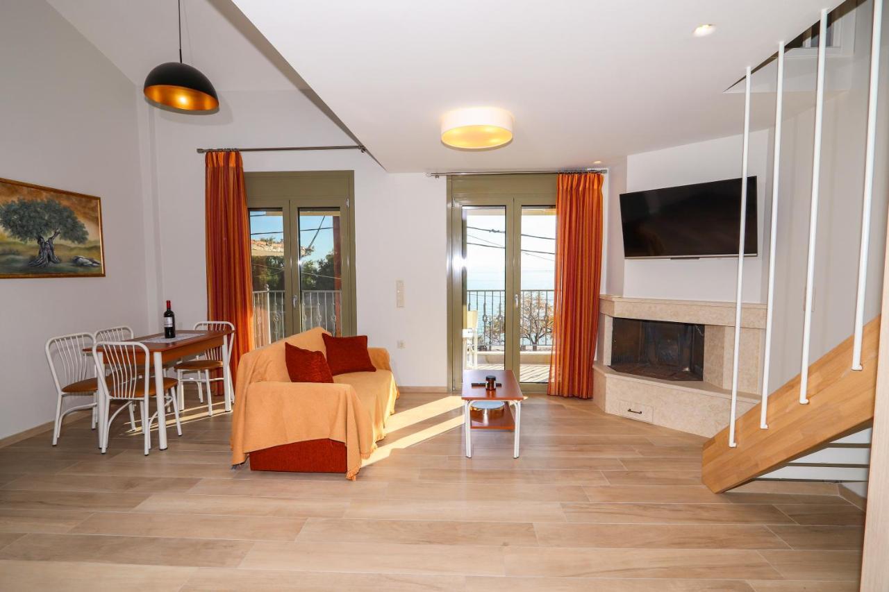 East & West Seaside Apartments Gialtra Екстериор снимка