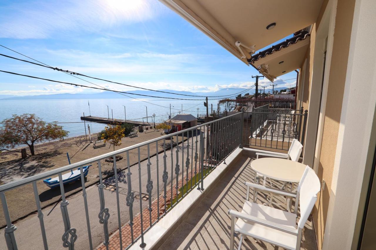 East & West Seaside Apartments Gialtra Екстериор снимка