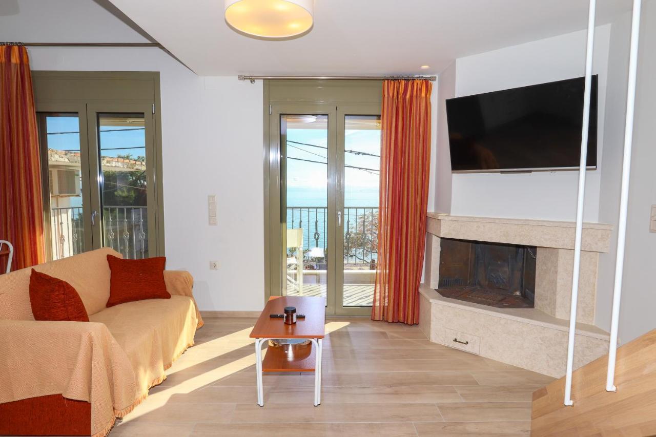 East & West Seaside Apartments Gialtra Екстериор снимка