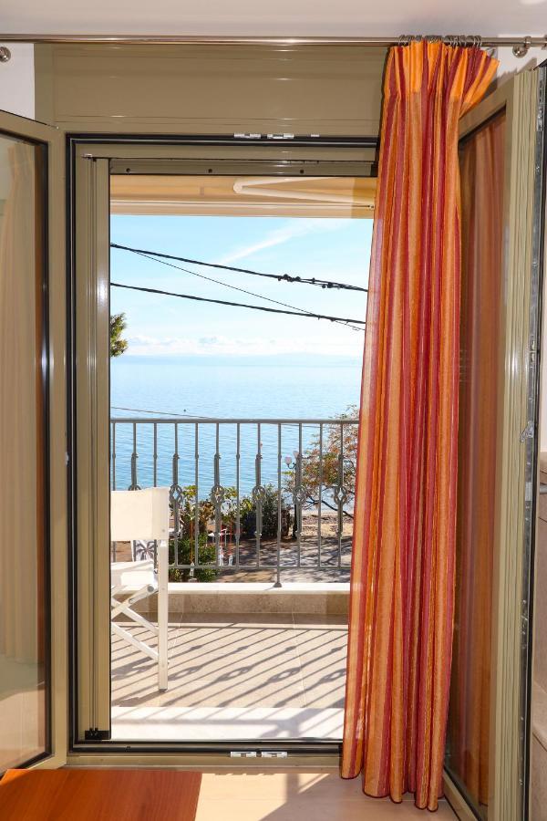 East & West Seaside Apartments Gialtra Екстериор снимка