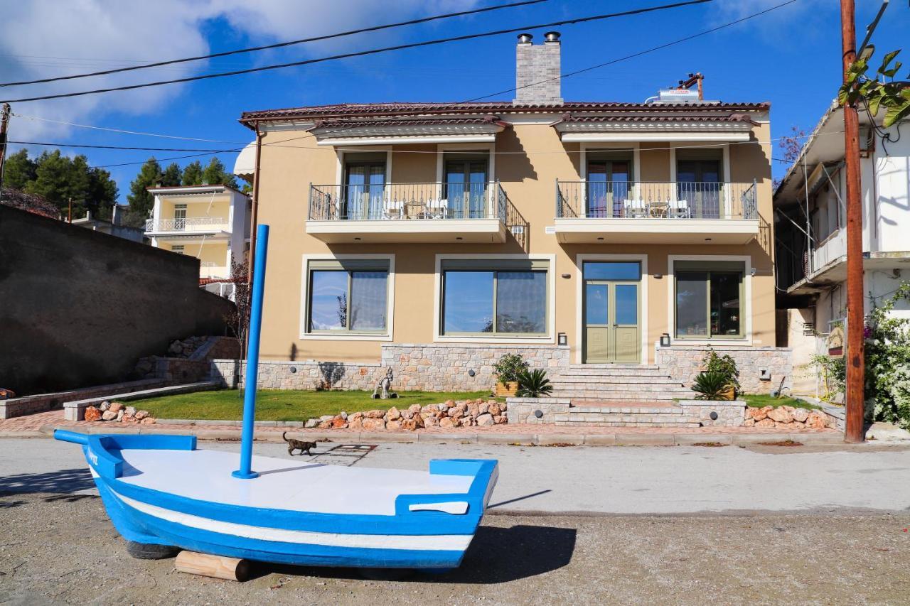 East & West Seaside Apartments Gialtra Екстериор снимка