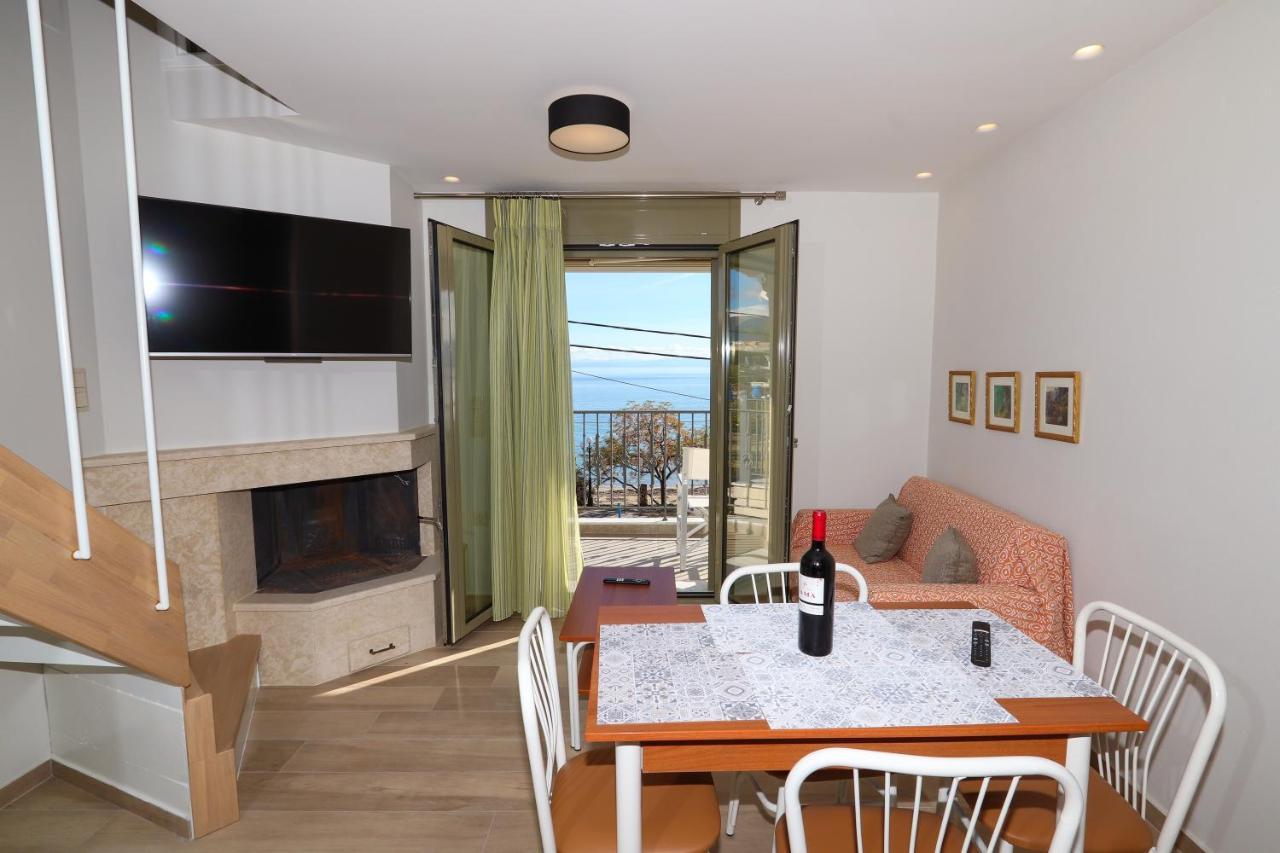 East & West Seaside Apartments Gialtra Екстериор снимка