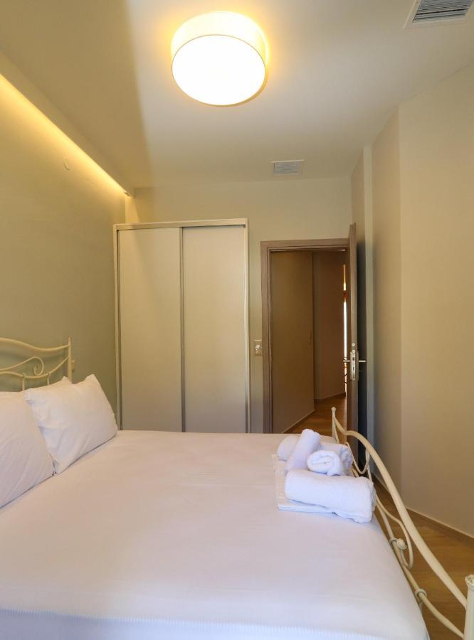 East & West Seaside Apartments Gialtra Екстериор снимка