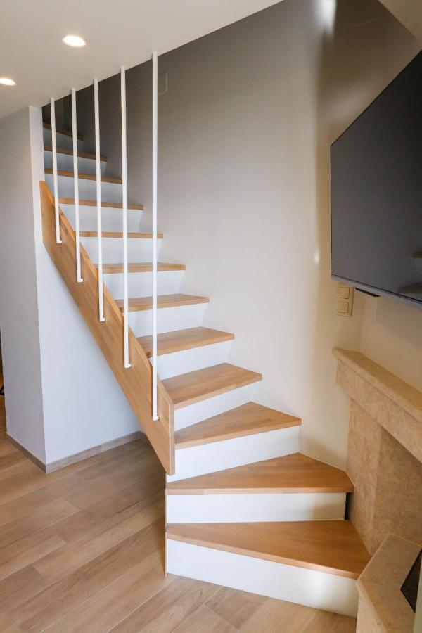 East & West Seaside Apartments Gialtra Екстериор снимка