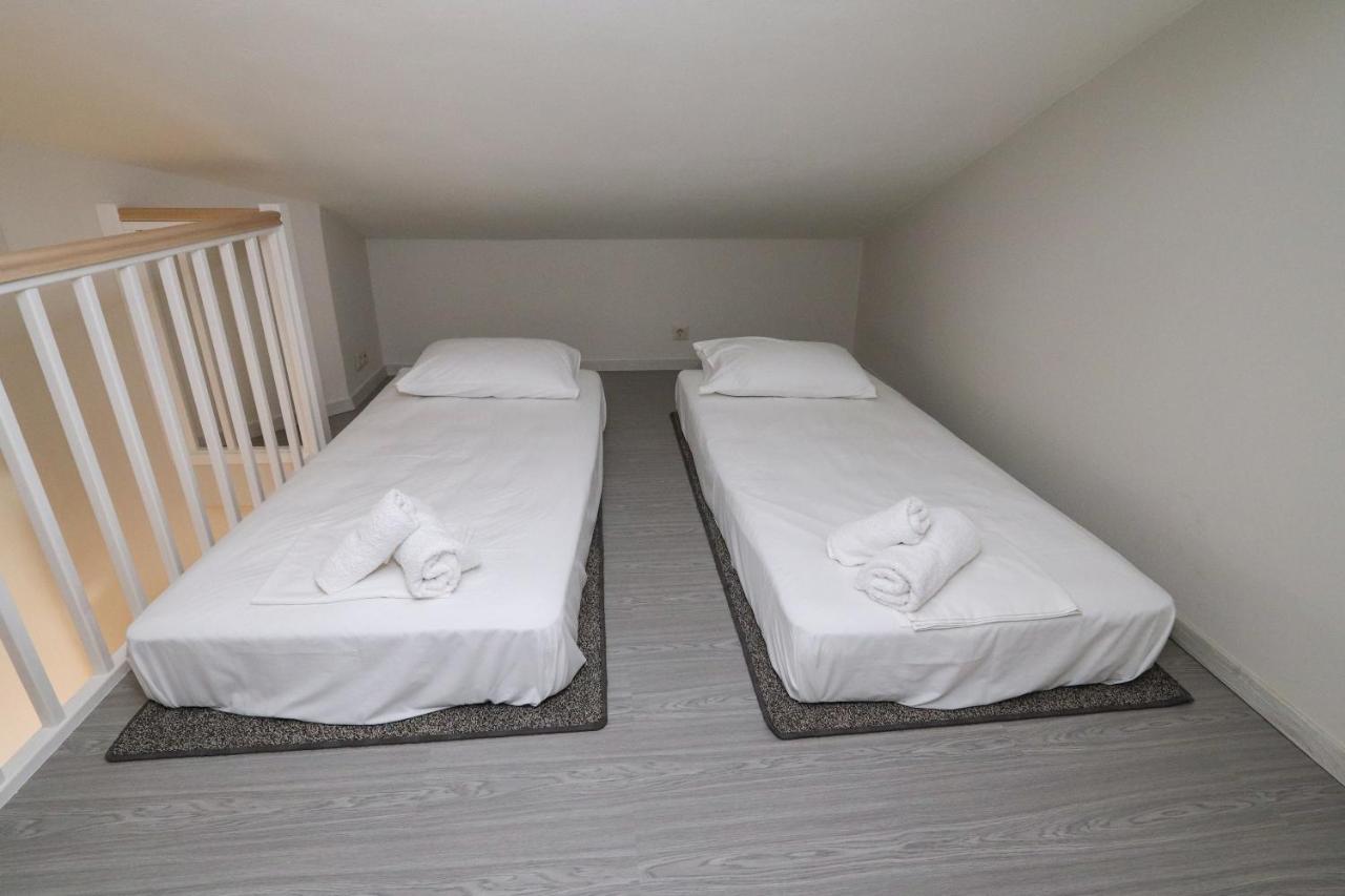 East & West Seaside Apartments Gialtra Екстериор снимка